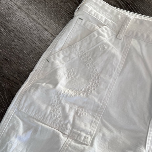 Pilcro Anthropologie embroidered boyfriend jean - Picture 2 of 7